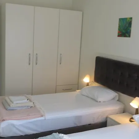 Summer House By The Sea - 40 M To The
